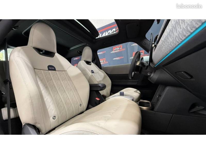 VOITURE D'OCCASION ANTIBES