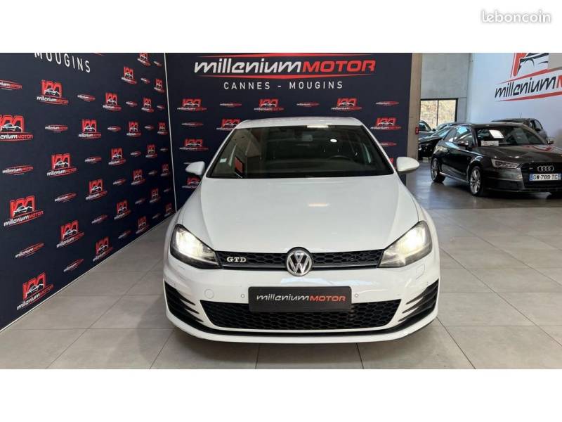 VOITURE D'OCCASION ANTIBES