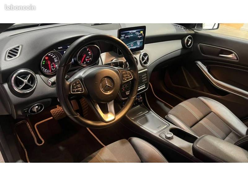 VOITURE D'OCCASION ANTIBES